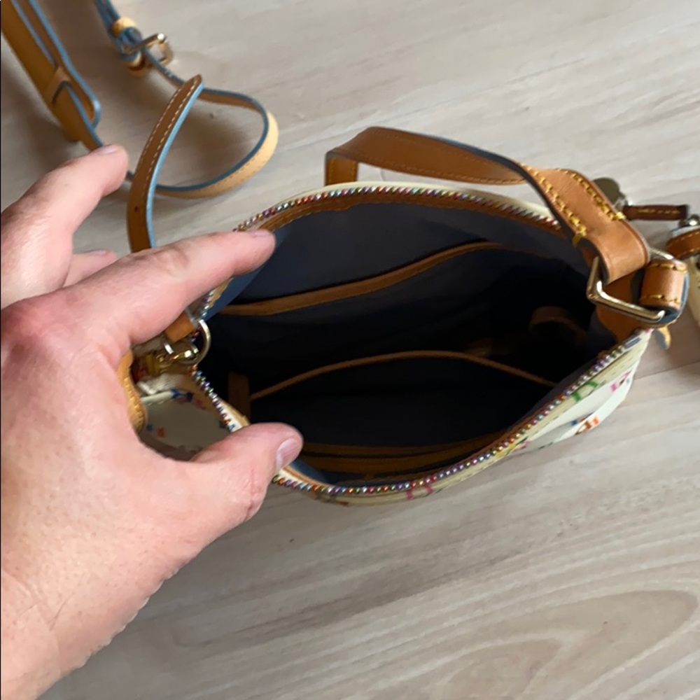 Dooney & Bourke - Picture 3 of 4